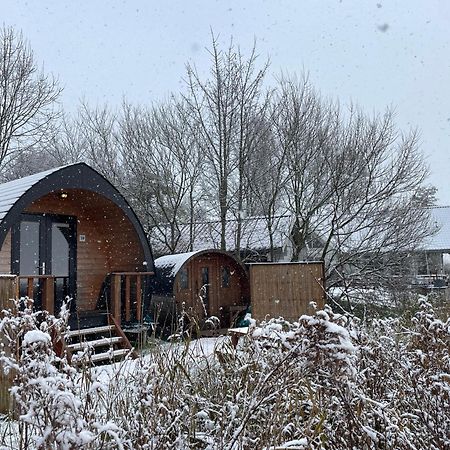 Pod Hotelkamer Aan Het Water Dokkum Bagian luar foto