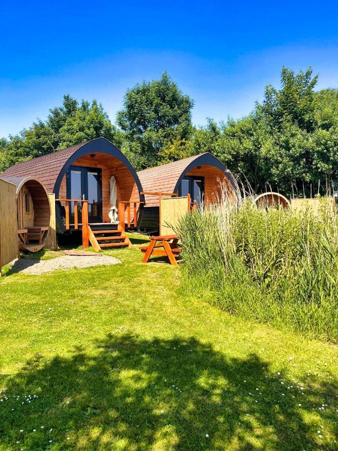 Pod Hotelkamer Aan Het Water Dokkum Bagian luar foto